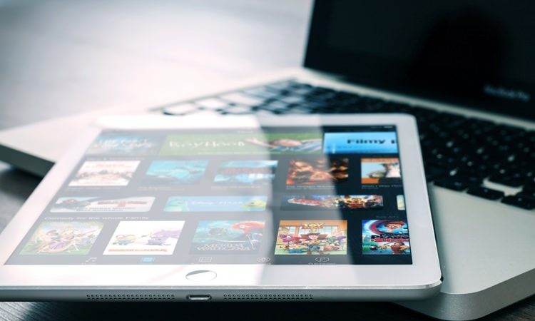 Retro-futuristic iMac concept looks like an early Apple on a diet