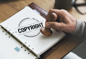 Cuando el autor de una obra es menor de edad, la solicitud de registro debe ser realizada por alguno de sus padres o su representante legal: DNDA