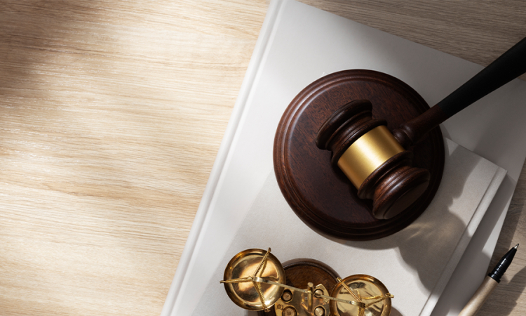 Es válida la renuncia tácita a la cláusula compromisoria en contratos de servicios públicos al acudir ambas partes a la jurisdicción contencioso administrativa: Consejo de Estado