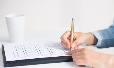 El contrato de factoring sin recurso, se considera independiente del contrato de corretaje de factoring debido a la naturaleza y objetivos distintos de ambas figuras: SuperSociedades