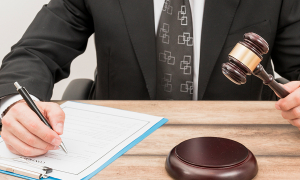 Corte Constitucional ordena a conjuntos residenciales eliminar barreras arquitectónicas para garantizar inclusión plena de personas con discapacidad