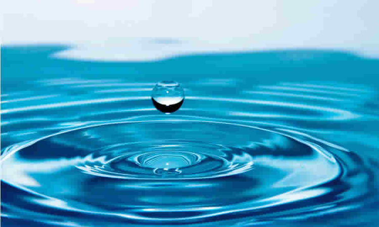 ¿Cuáles son los desincentivos específicos al consumo excesivo de agua potable mencionados en la normatividad legal vigente?: CRA